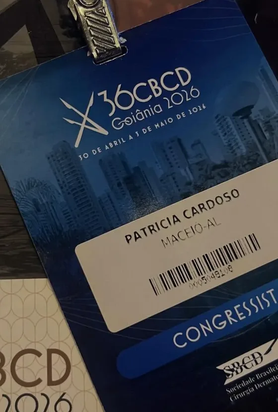 Crachá de congressista do 36º Congresso Brasileiro de Cirurgia Dermatológica, em Goiânia.