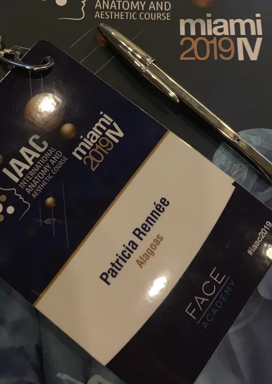 Crachá do International Anatomy and Aesthetic Course, Miami 2019.